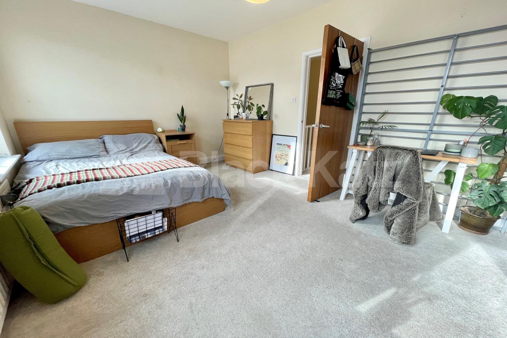 Offering 1235 Sq.Ft.of living space with charming garden & extra study room Charleston street , Elephant and Castle